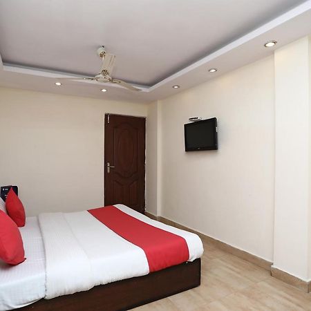 Oyo 4956 Hotel Maharaja Palace Kanpur Exterior photo