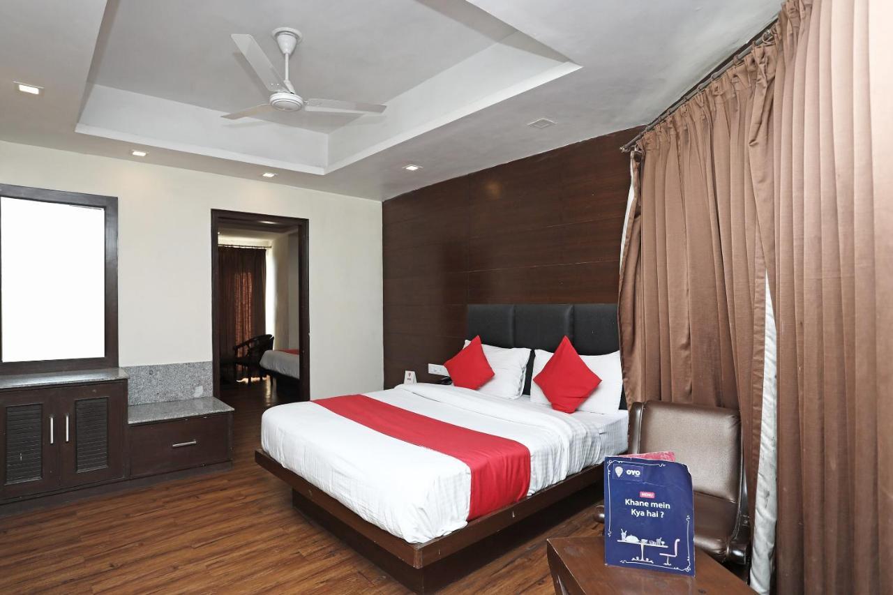 Oyo 4956 Hotel Maharaja Palace Kanpur Exterior photo