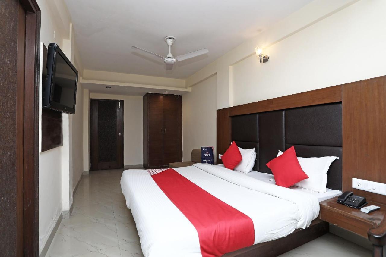 Oyo 4956 Hotel Maharaja Palace Kanpur Exterior photo