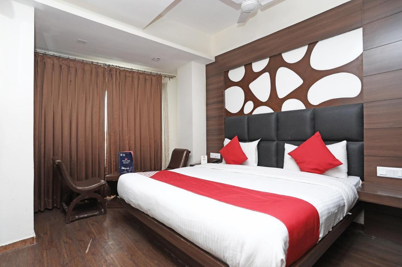 Oyo 4956 Hotel Maharaja Palace Kanpur Exterior photo