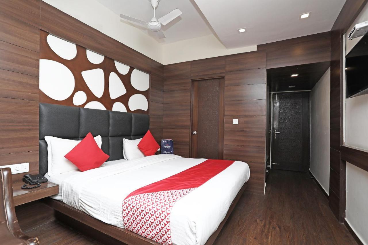 Oyo 4956 Hotel Maharaja Palace Kanpur Exterior photo