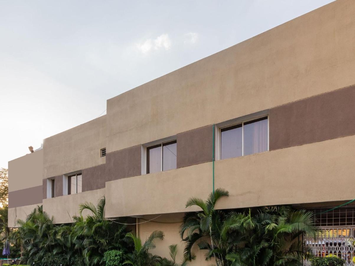 Oyo 4956 Hotel Maharaja Palace Kanpur Exterior photo