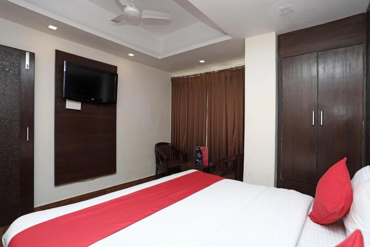 Oyo 4956 Hotel Maharaja Palace Kanpur Exterior photo
