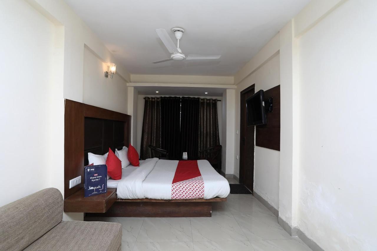 Oyo 4956 Hotel Maharaja Palace Kanpur Exterior photo