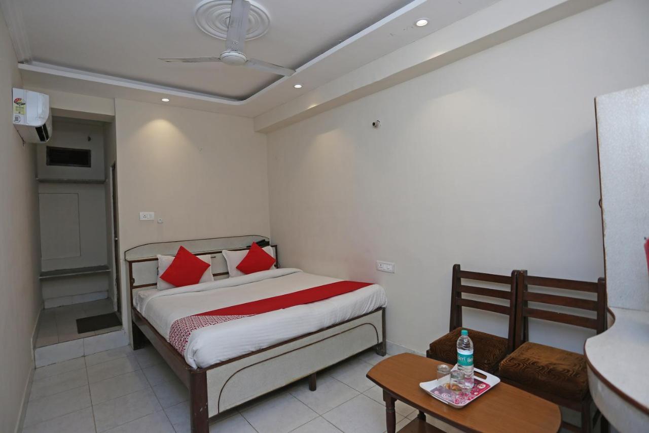 Oyo 4956 Hotel Maharaja Palace Kanpur Exterior photo